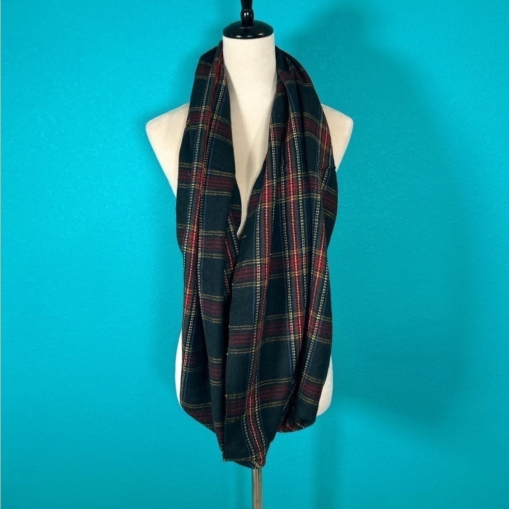 Black plaid preppy infinite scarf